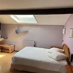 Au Rendez-vous Des Amis 2*