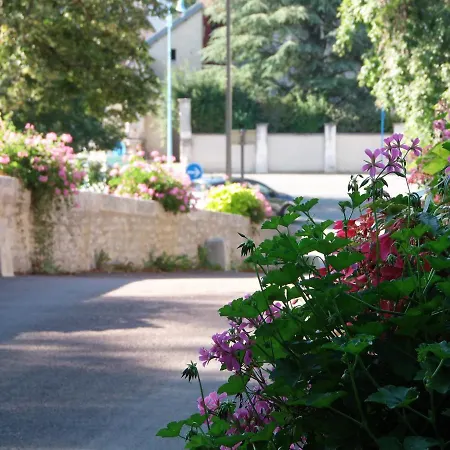 Au Rendez-vous Des Amis 2*