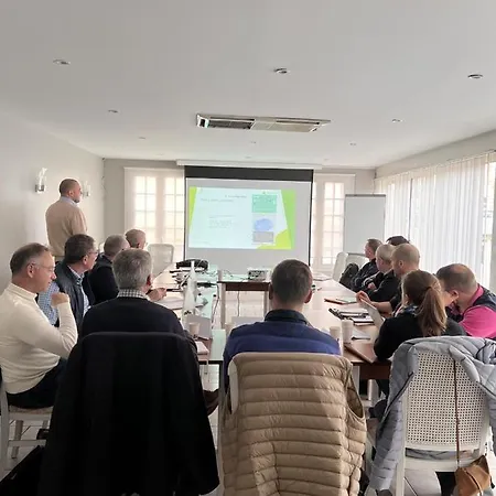 Au Rendez-vous Des Amis 2*