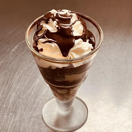 Au Rendez-vous Des Amis Hotel 2*