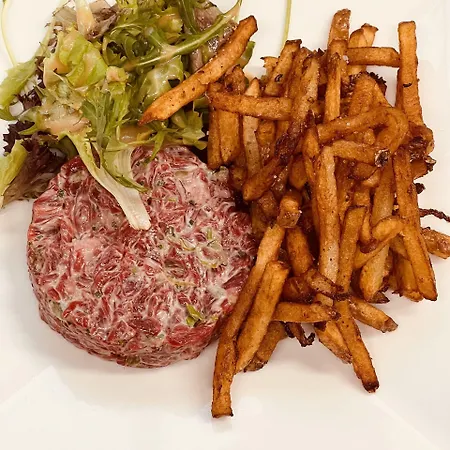 Au Rendez-vous Des Amis 2* שומון