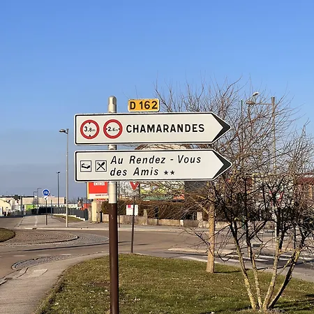 Au Rendez-vous Des Amis Szálloda