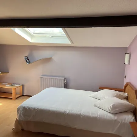 Hotel Au Rendez-vous Des Amis 2*